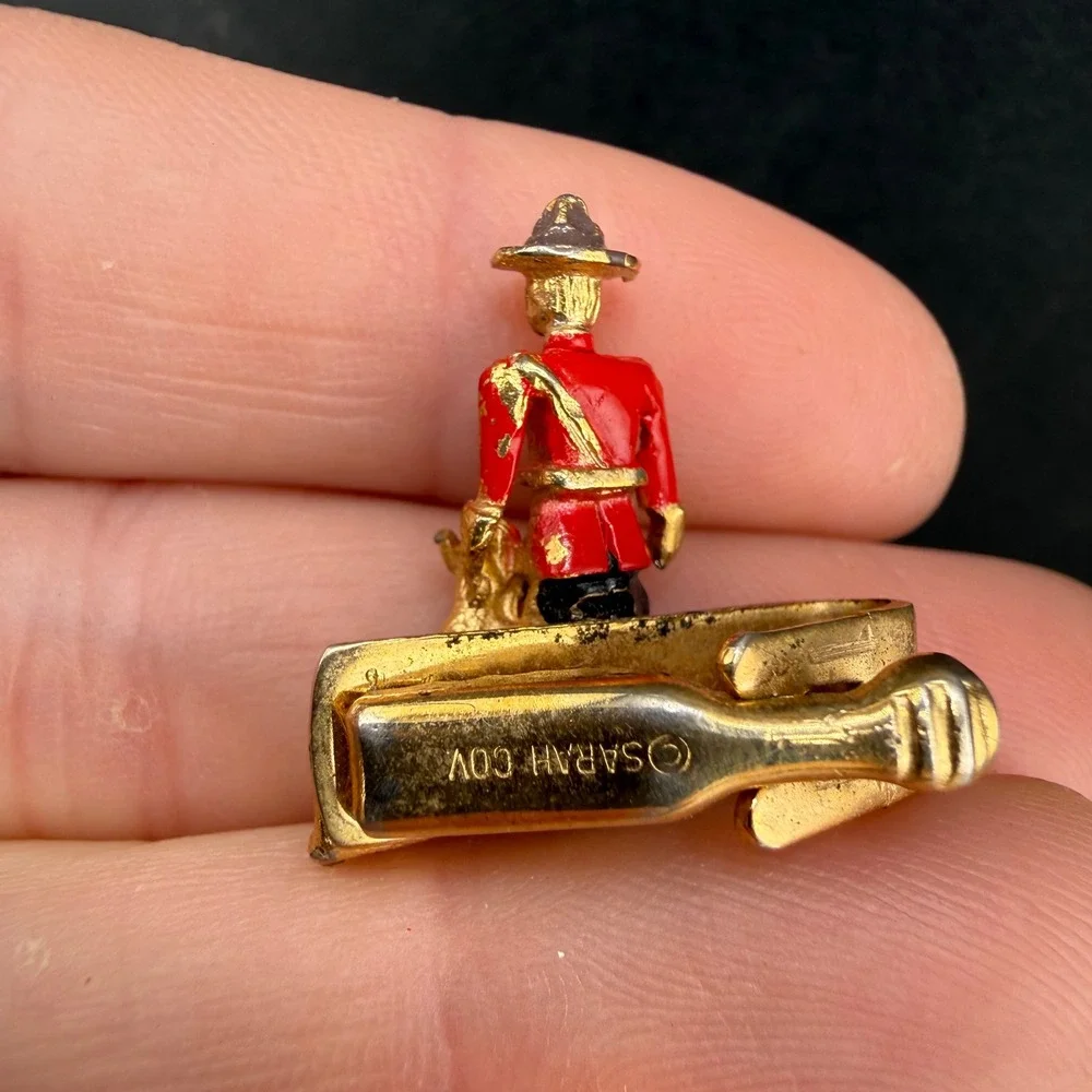 Vintage Sarah Coventry Tie Clip Gold Red RCMP Mountie Dog Figural Enamel